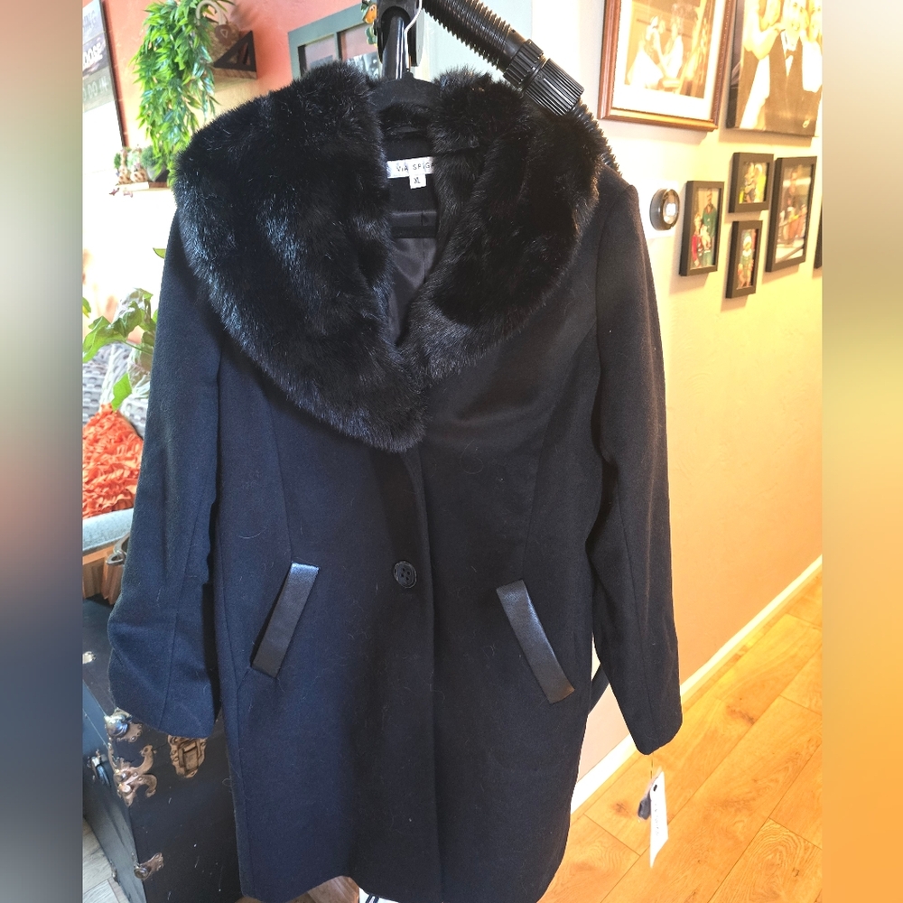 Via Spiga Coat - Picture 2 of 8